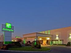 Holiday Inn Carteret Rahway in Corona, New York