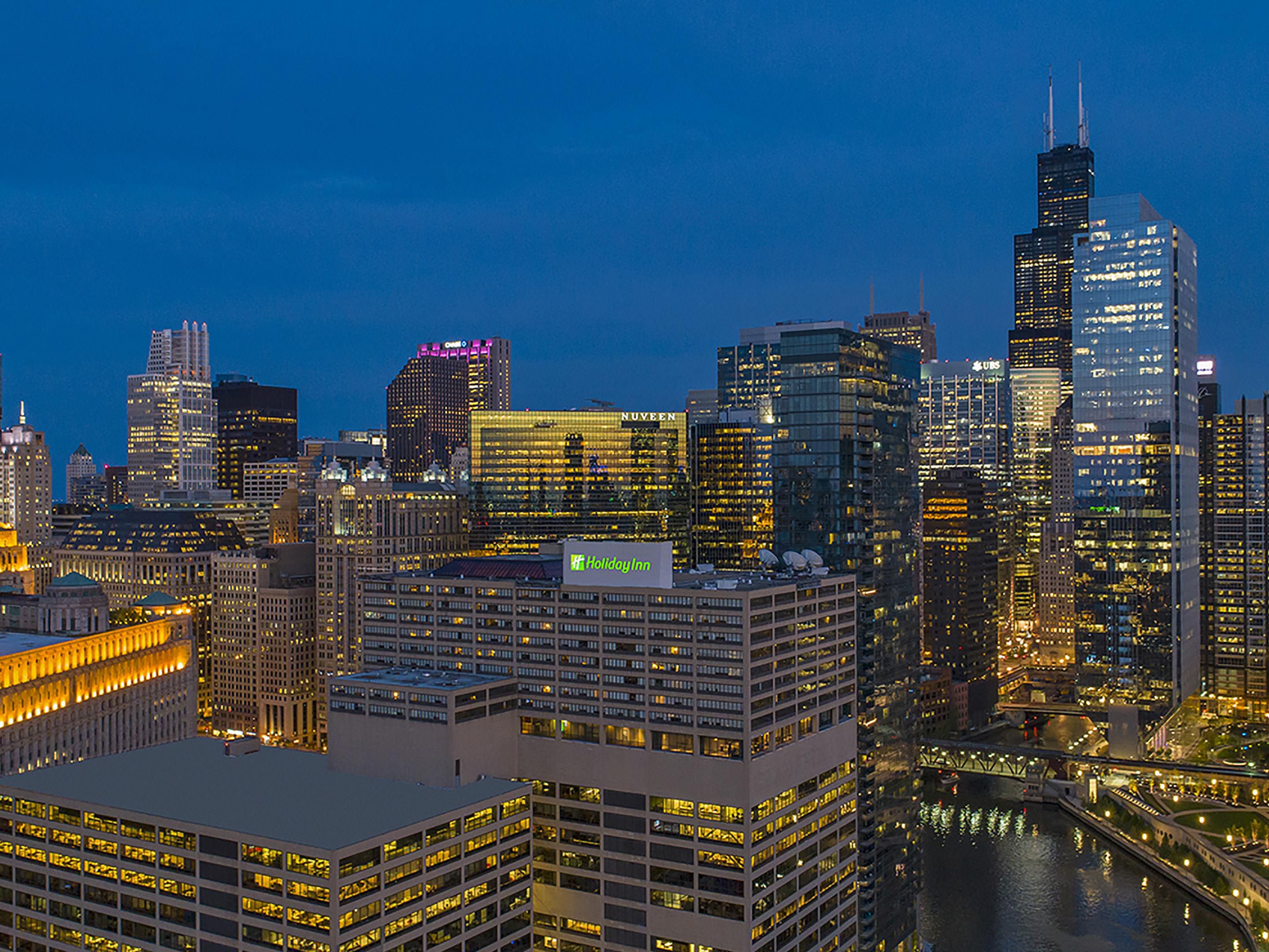 Chicago River North Hotels Downtown Holiday Inn ChicagoMart Plaza