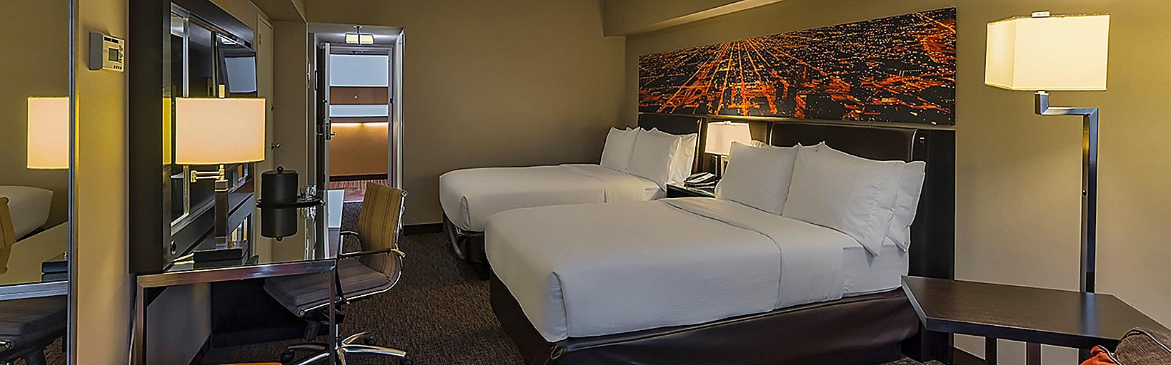 Holiday Inn Chicago Hotels Holiday Inn Chicago Mart Plaza