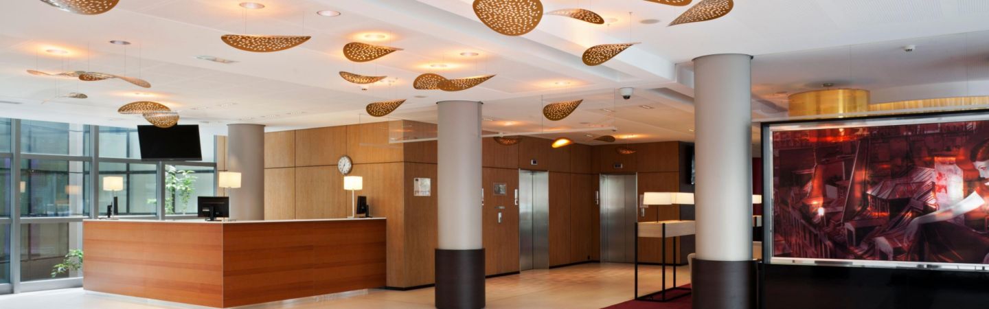 Espace d'accueil chaleureux, spacieux et lumineux