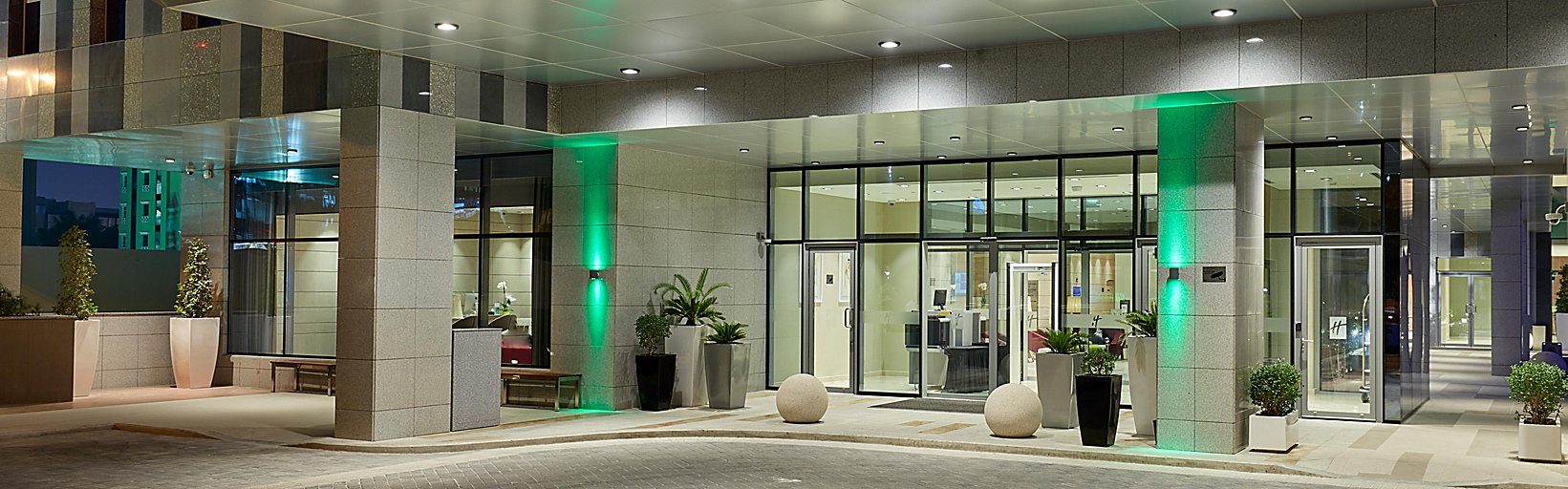 Holiday Inn Doha The Business Park Ihg Hotel