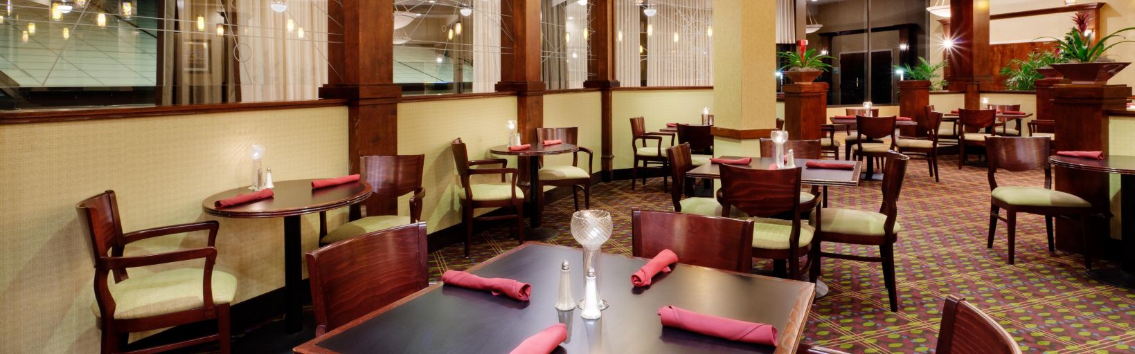 Restaurants Near Holiday Inn Springfield South Enfield Ct