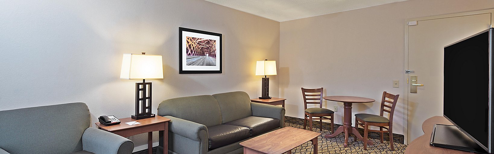 Holiday Inn Express Military Griffith Hall Book Your Stay In