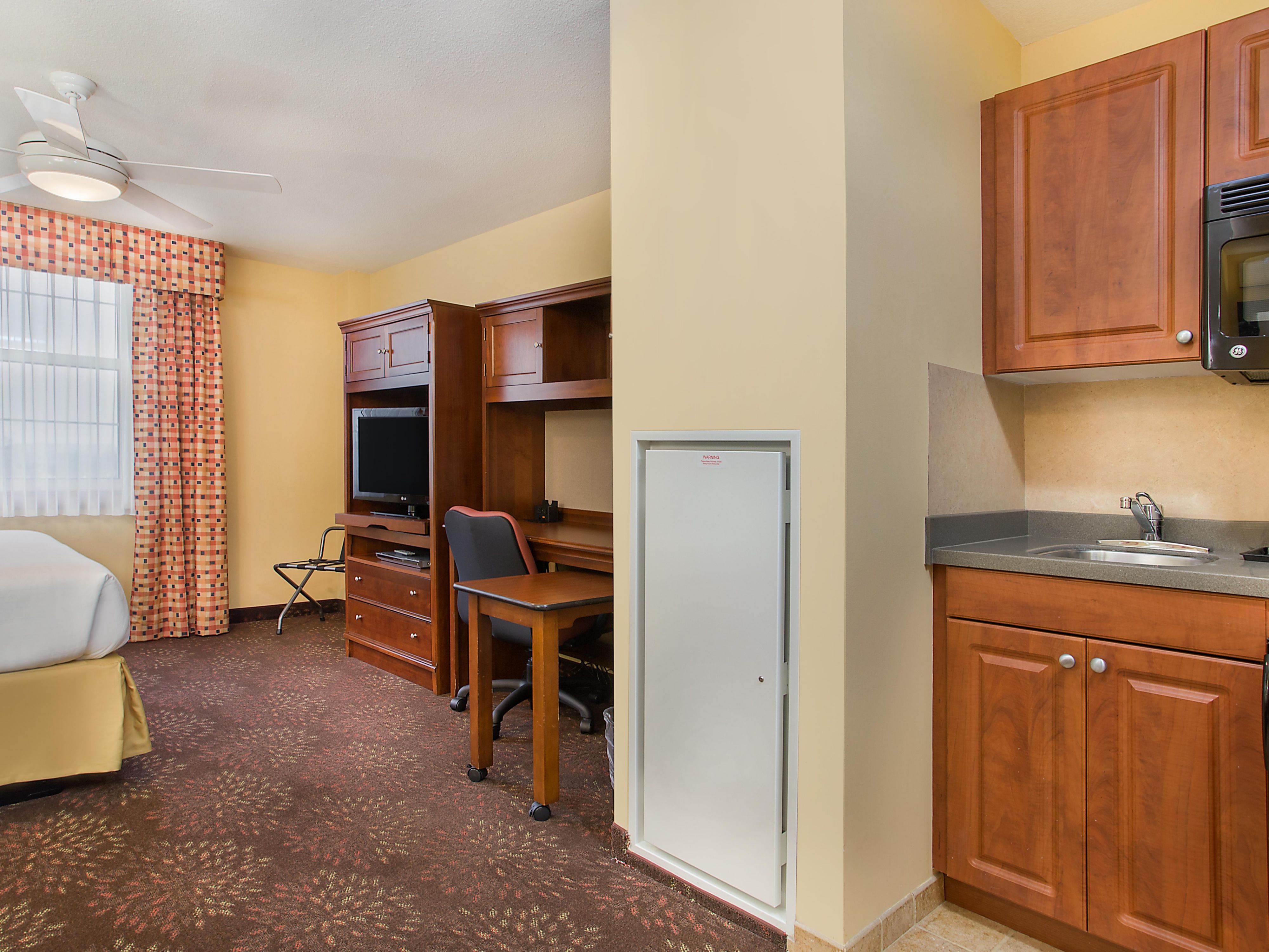 Rooms and Rates for IHG Army Hotels Newgarden Inn at Fort Knox