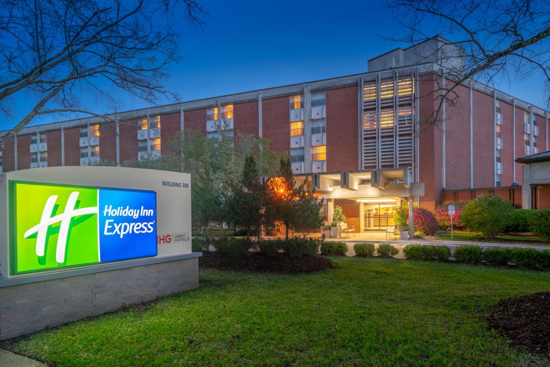Holiday Inn Express Building 308 On Fort Rucker An Ihg Army Hotel