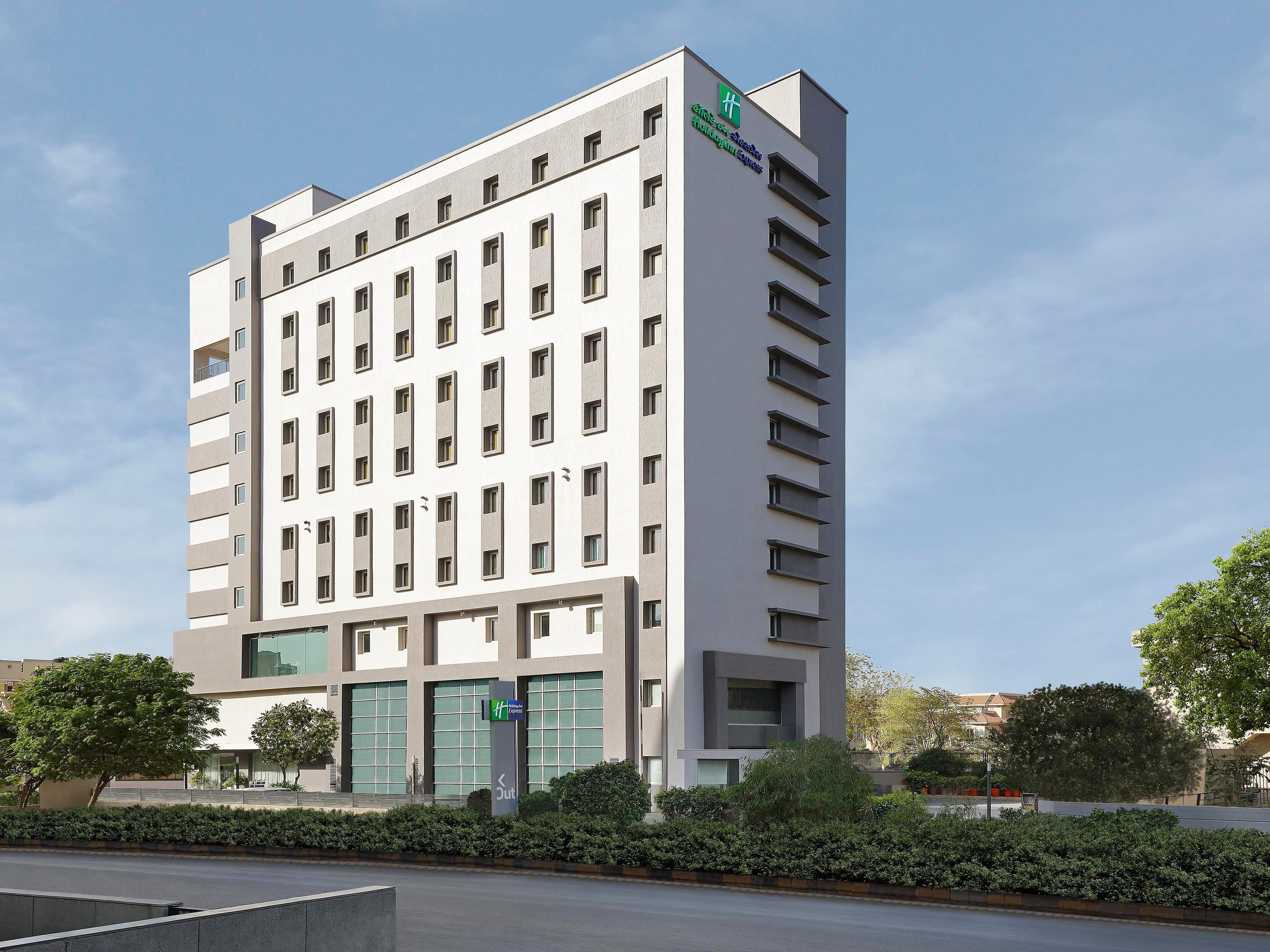 Holiday Inn Express Ahmedabad Prahlad Nagar Hotel By Ihg