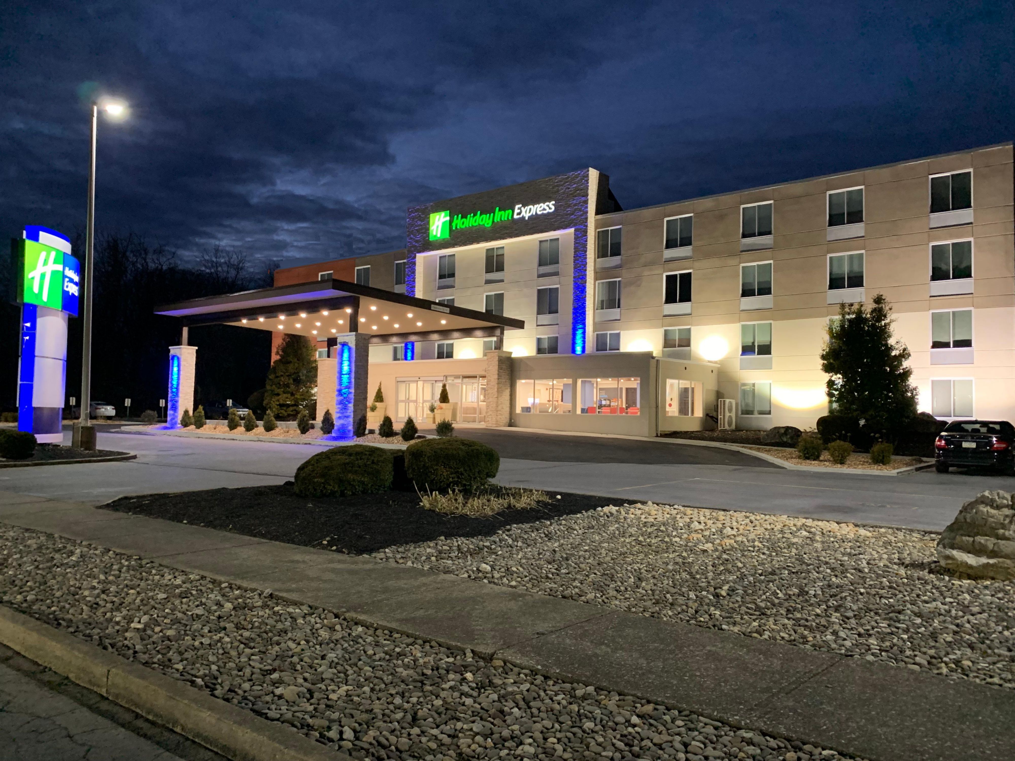 Hotels in Allentown, PA near Allentown Airport | Holiday Inn Express