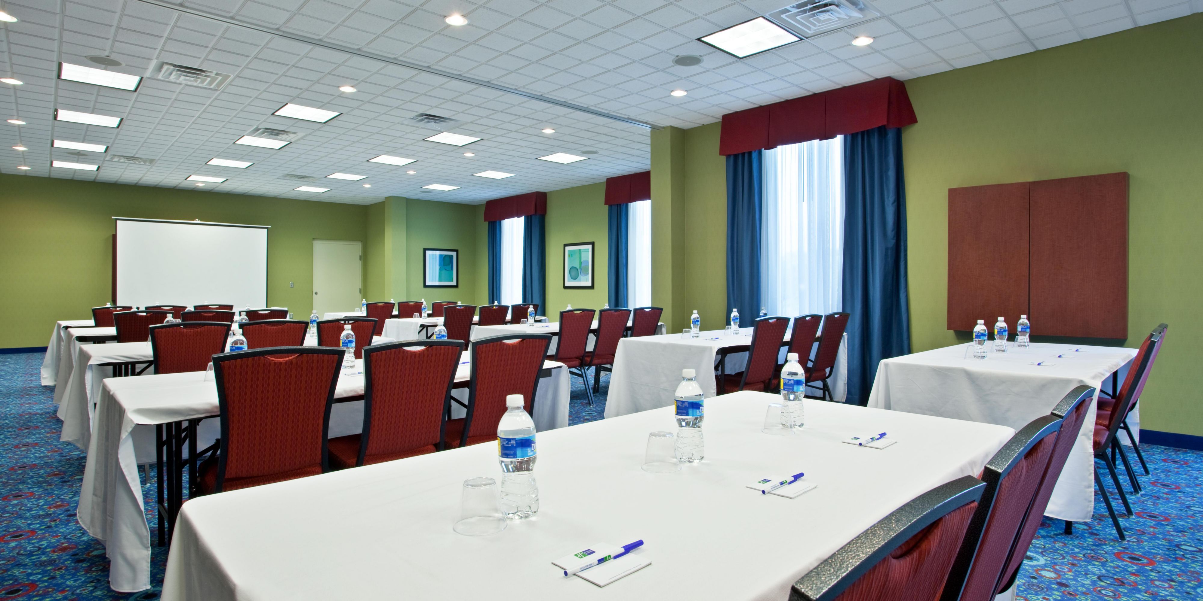 Holiday Inn Express Suites Akron Regional Airport Area Hotel By Ihg