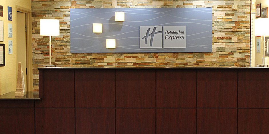 Holiday Inn Express Suites Chicago Algonquin Hotel In - 