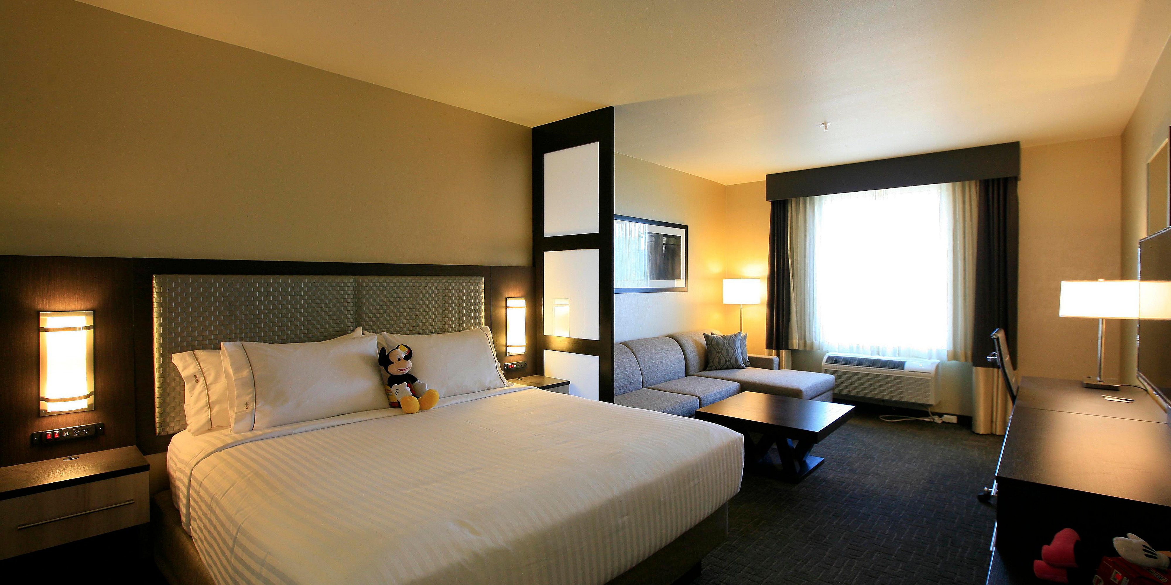 Hotels Near Disneyland In Anaheim Ca Holiday Inn Express