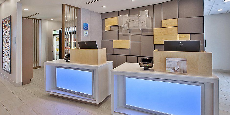 Hotels In Auburn Hills Mi Holiday Inn Express Suites Auburn