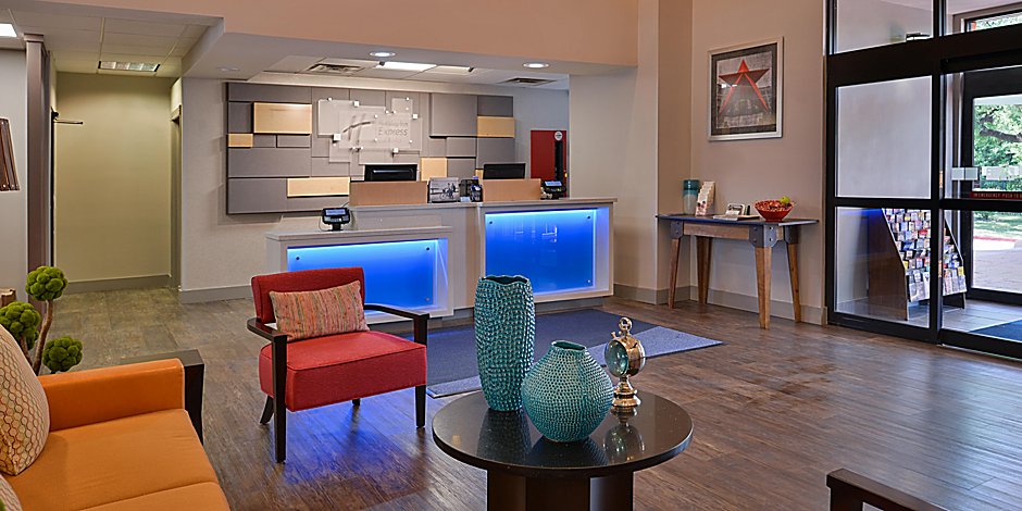 Hotels In North Austin With Pools Holiday Inn Express