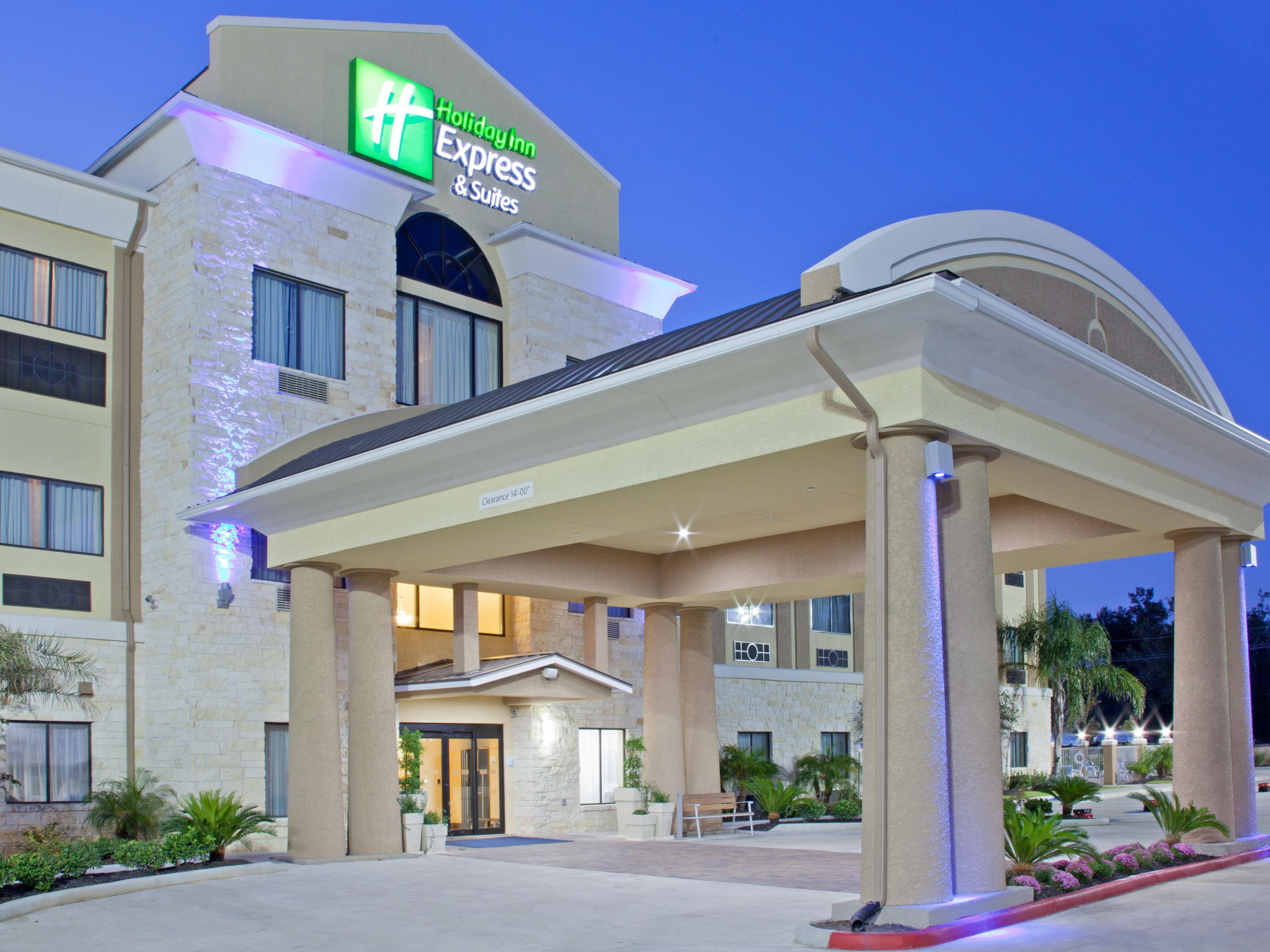 holiday inn express and suites beaumont 2531998176 4x3