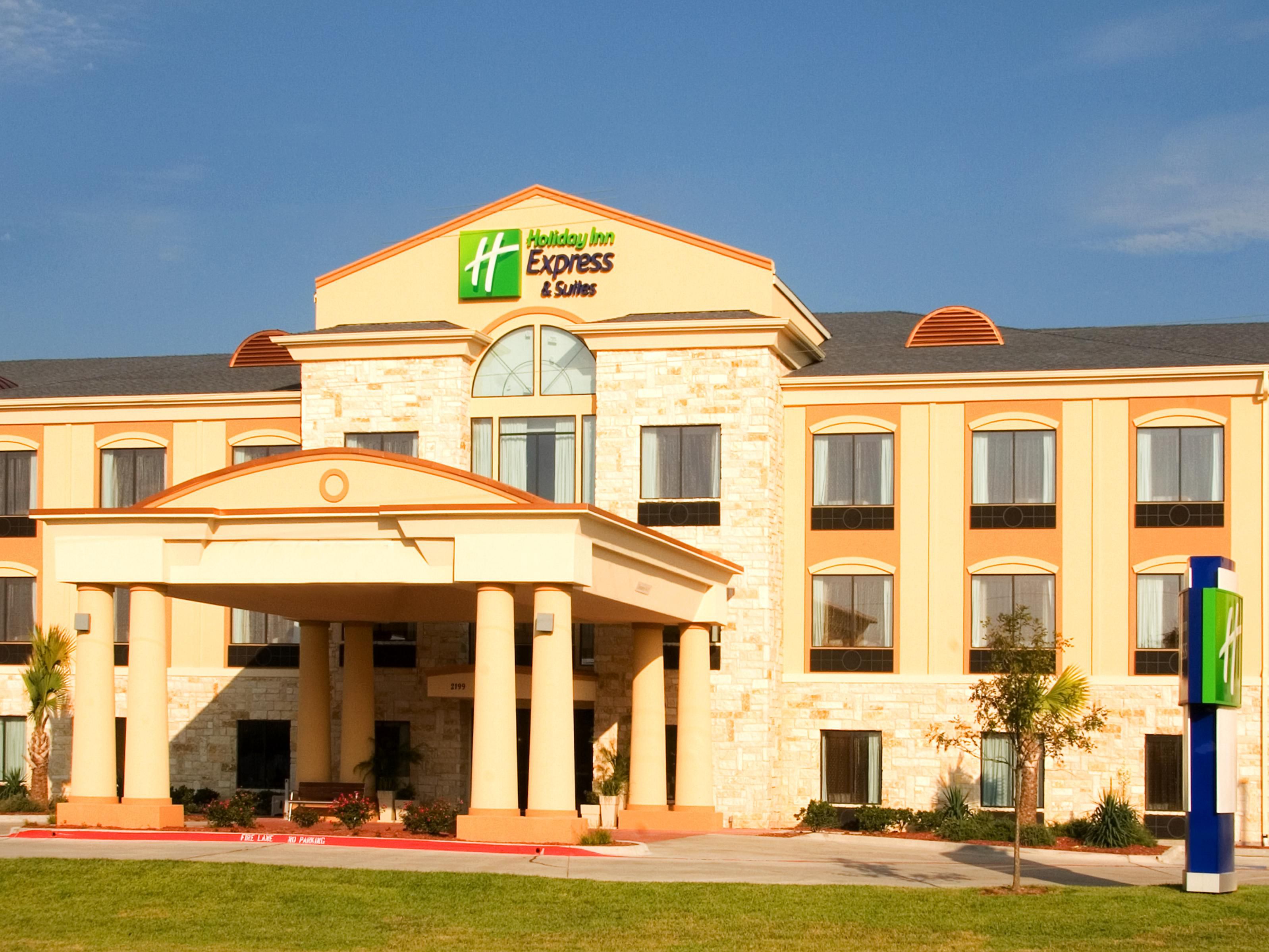 Holiday Inn Express & Suites Beeville Hotel by IHG