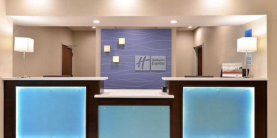 Holiday Inn Express Suites Cincinnati Blue Ash Hotel By Ihg