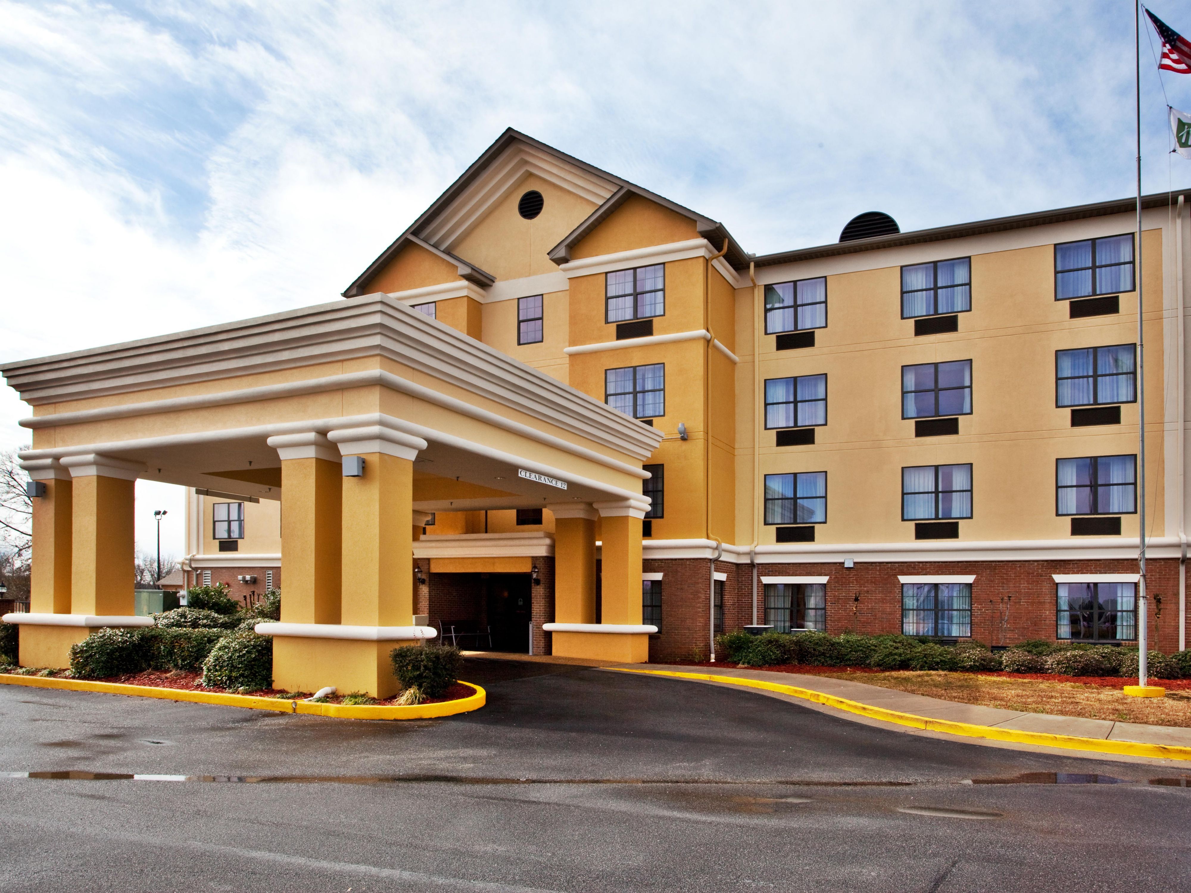 Holiday Inn Express & Suites Byron Hotel in Byron by IHG