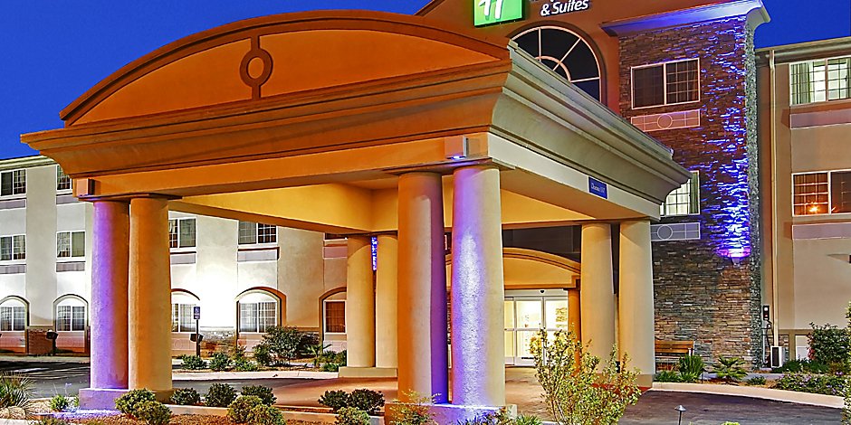 Holiday Inn Express Suites Carlsbad Hotel By Ihg