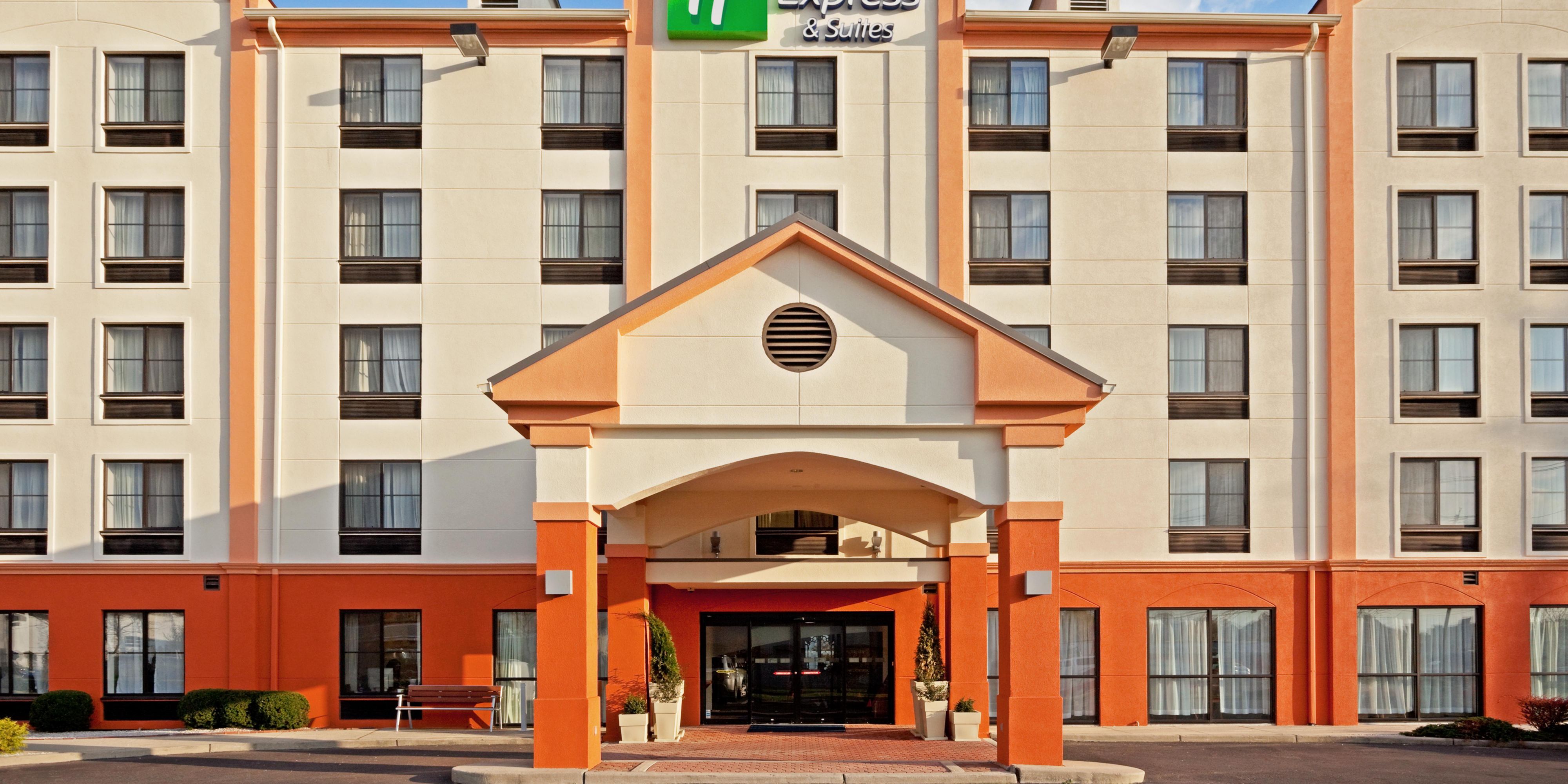 Holiday Inn Express Suites Meadowlands Area Hotel By Ihg - 