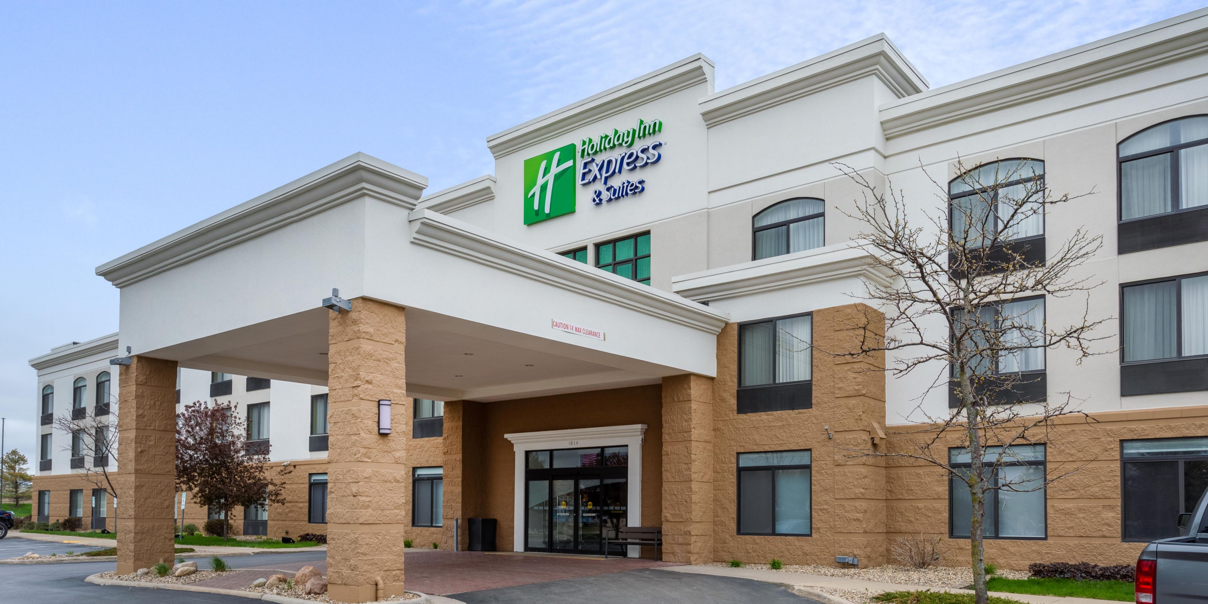 Holiday Inn Express Suites Cedar Falls Waterloo