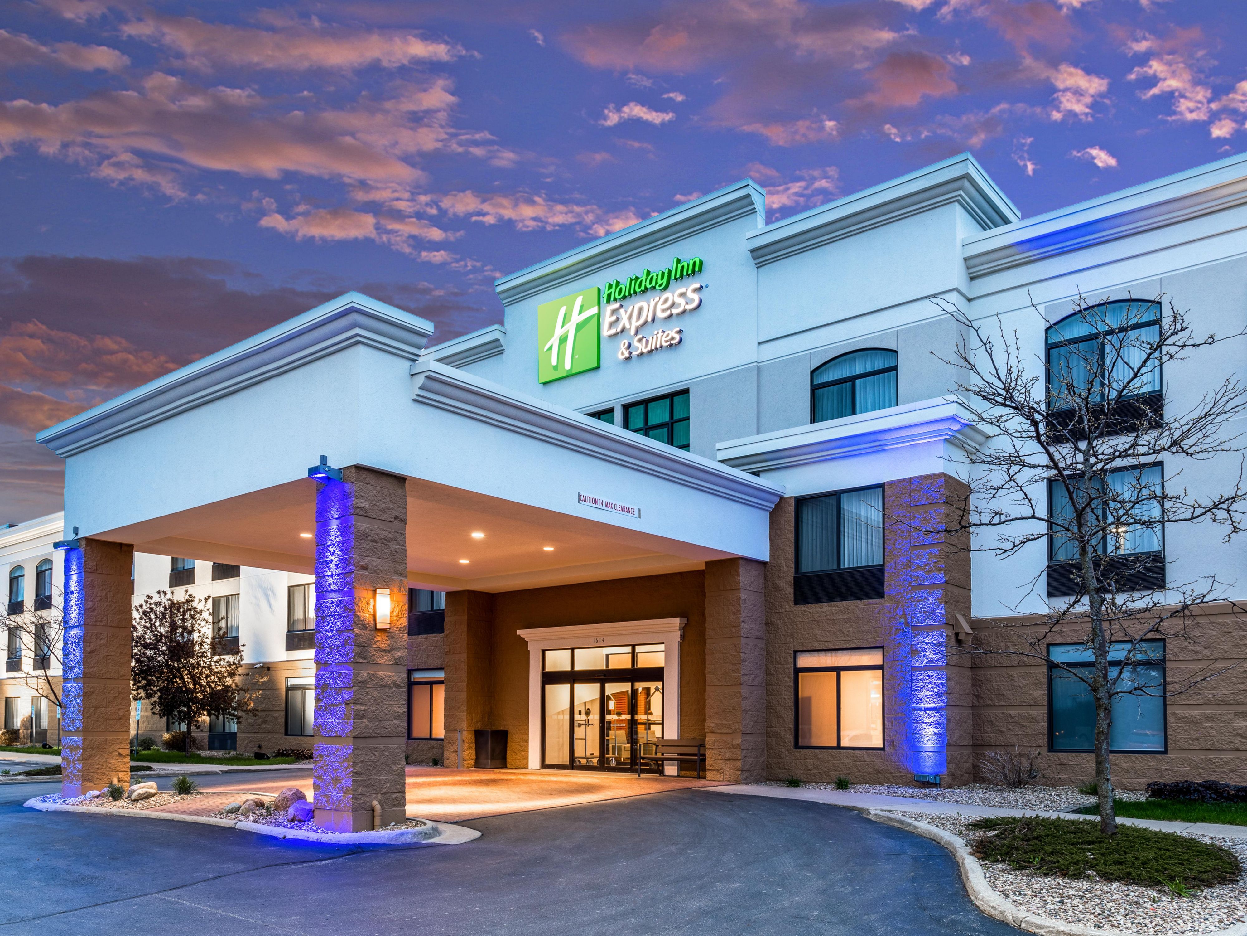 Holiday Inn Express Suites Cedar Falls Waterloo