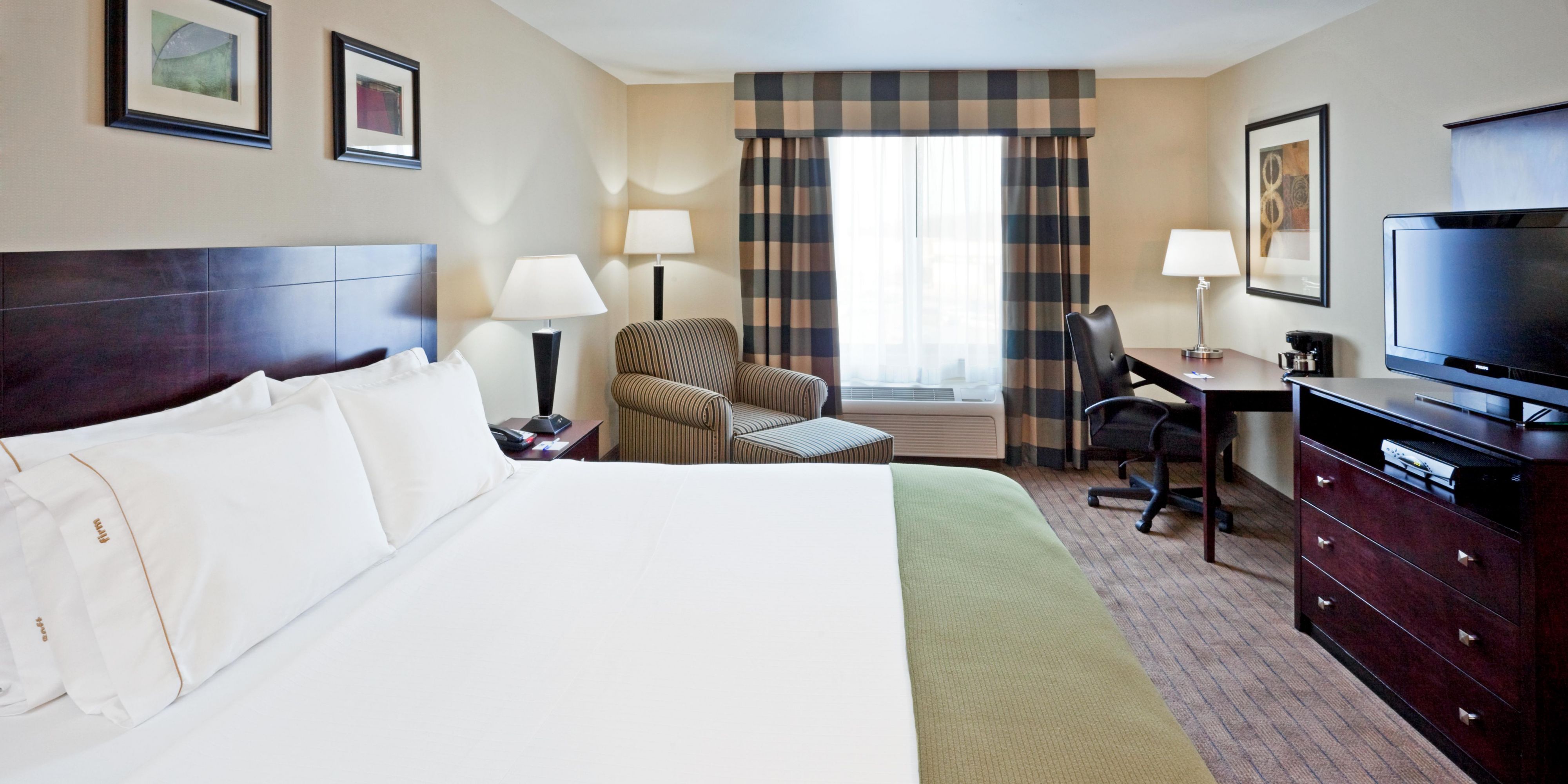 Syracuse Airport Hotel Holiday Inn Express Suites Syracuse