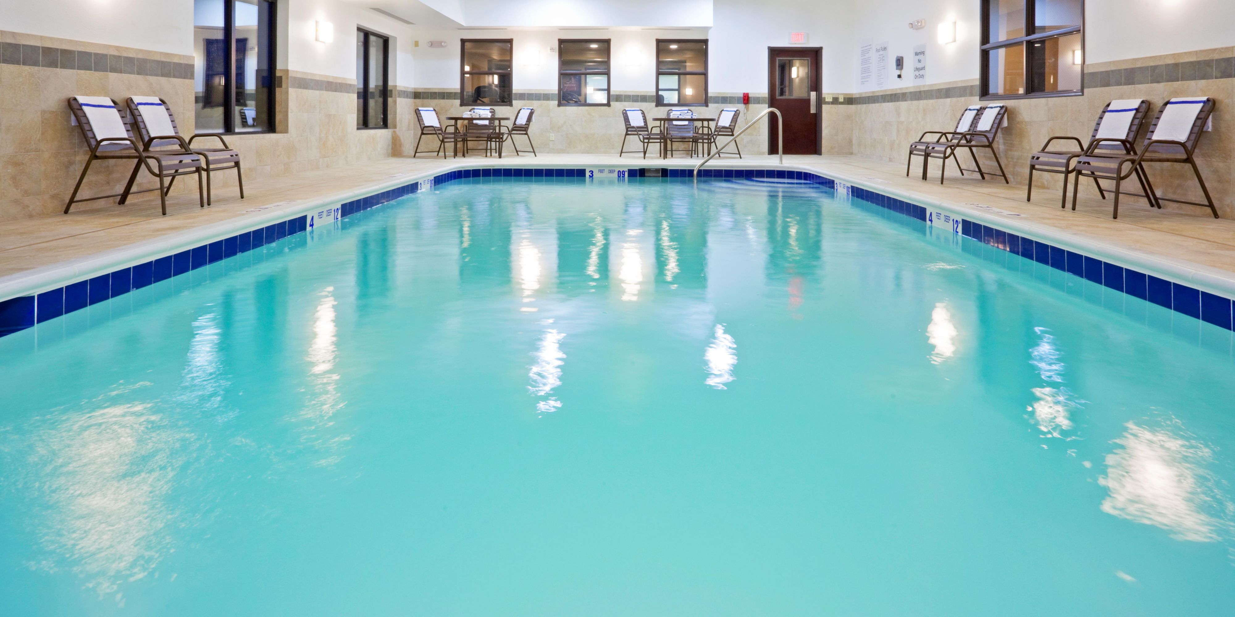 Syracuse Airport Hotel Holiday Inn Express Suites Syracuse