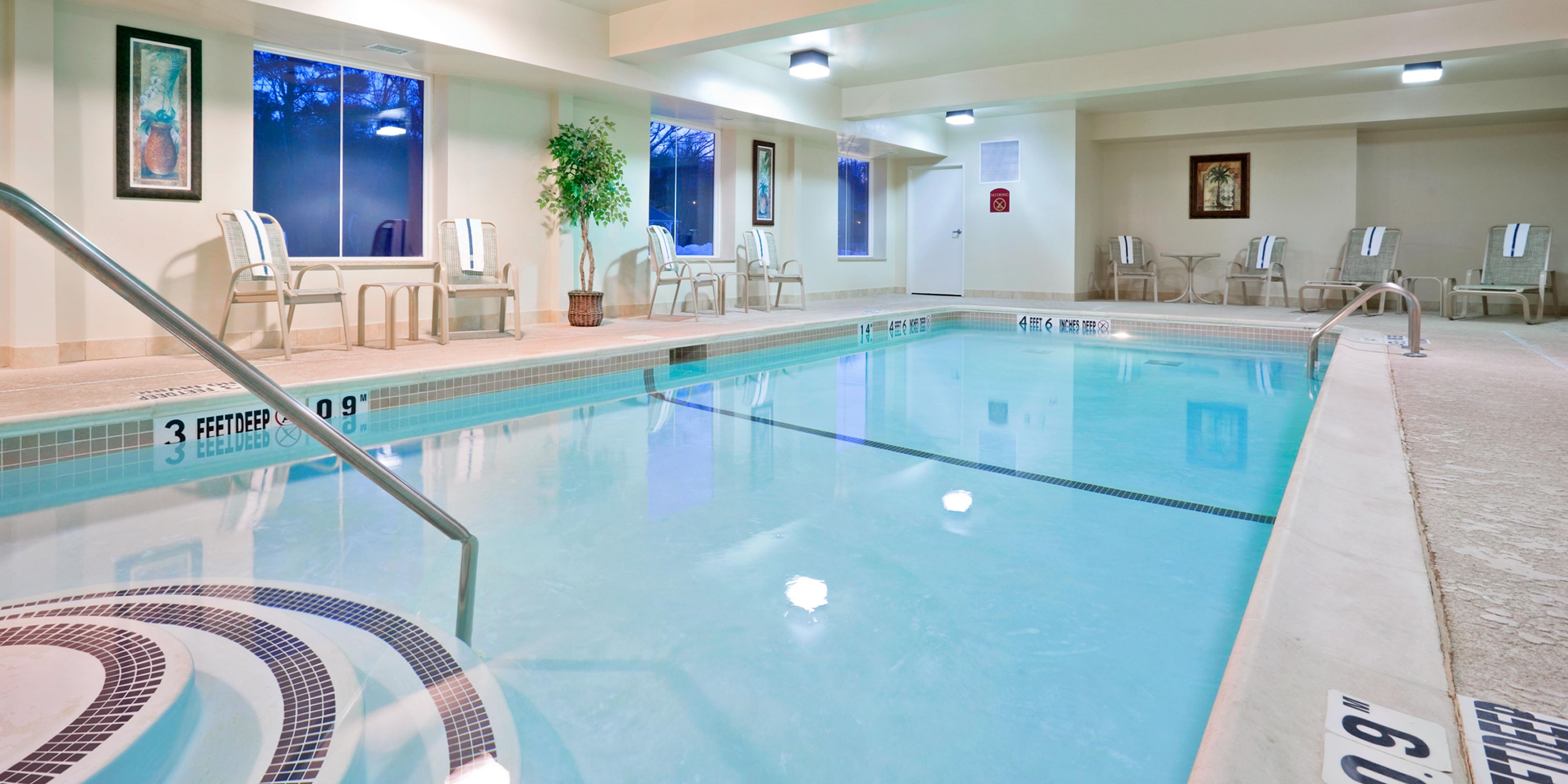 Hotels In Clifton Park Ny With Pools Holiday Inn Express