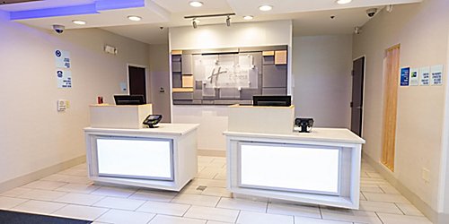 Holiday Inn Express Suites Clinton Hotel By Ihg