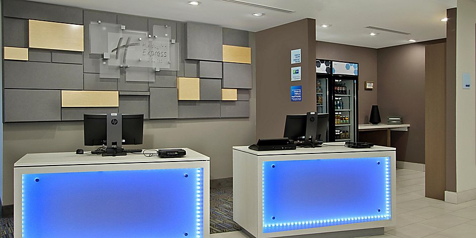 Holiday Inn Express Suites Columbus North Hotel By Ihg