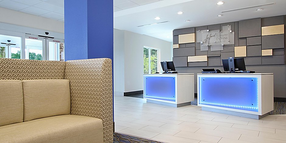 Holiday Inn Express Suites Columbus North Hotel By Ihg