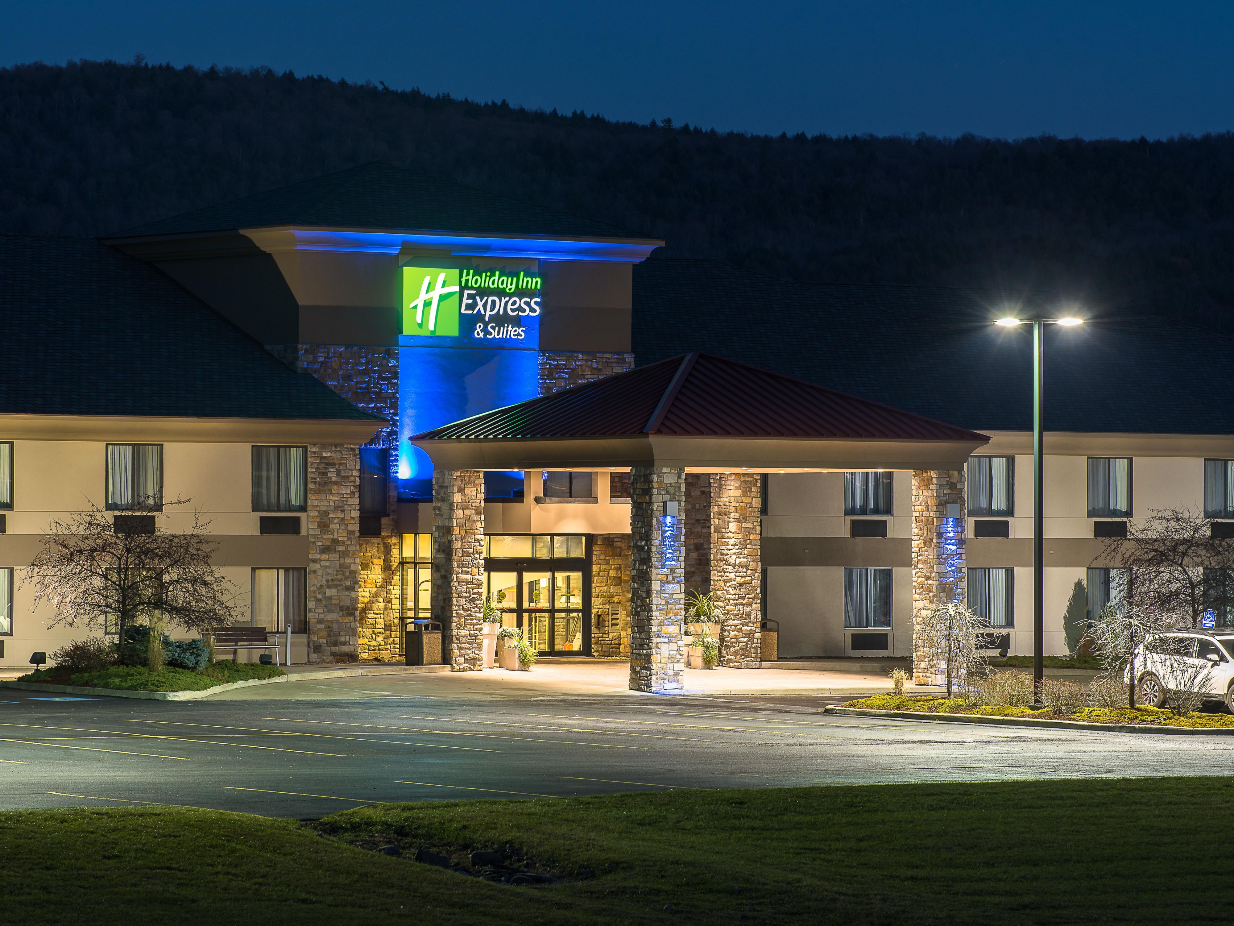 Affordable Cooperstown Ny Hotels Holiday Inn Express And Suites Cooperstown 5083