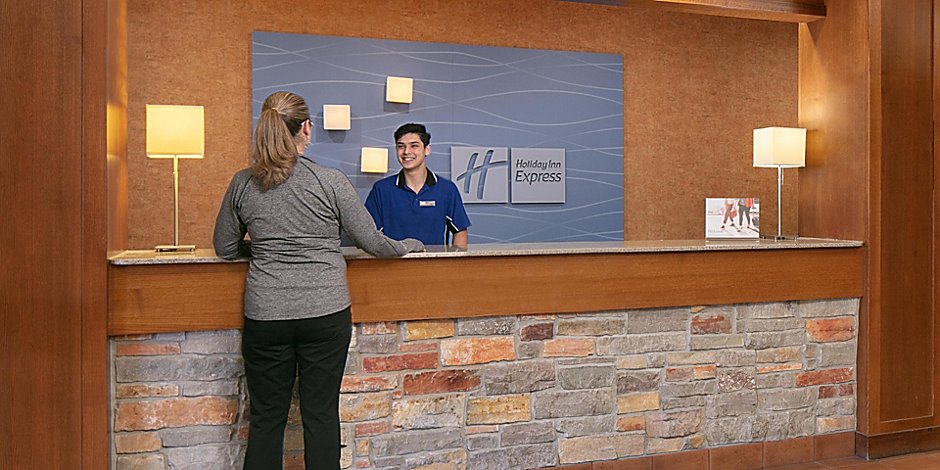 Holiday Inn Express Suites Coralville Hotel By Ihg