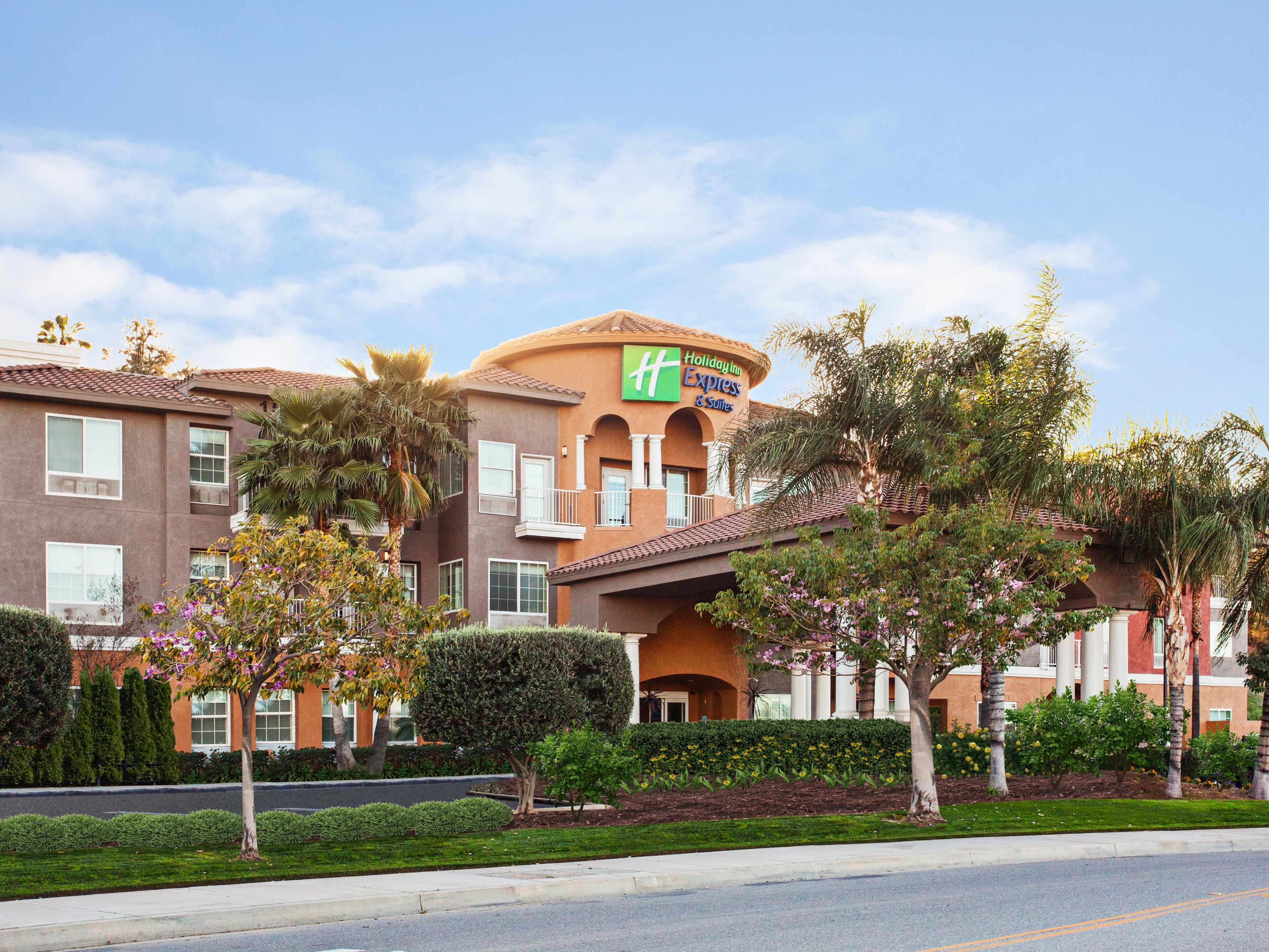 Hotels in Corona, CA Holiday Inn Express & Suites Corona