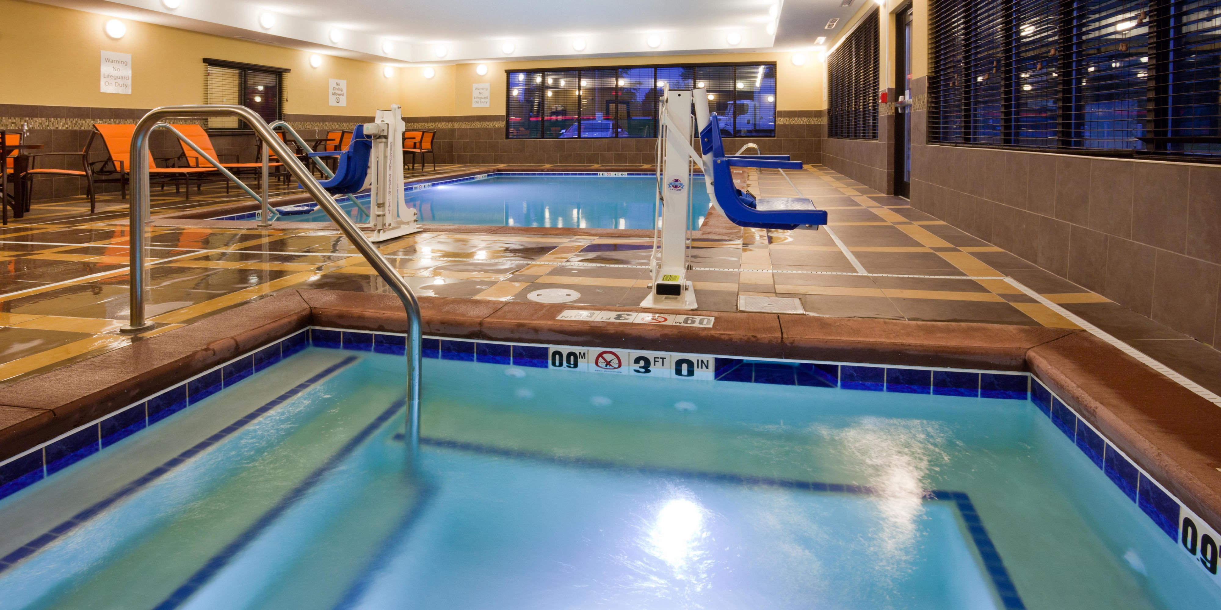 Holiday Inn Express Suites Davenport Hotel By Ihg