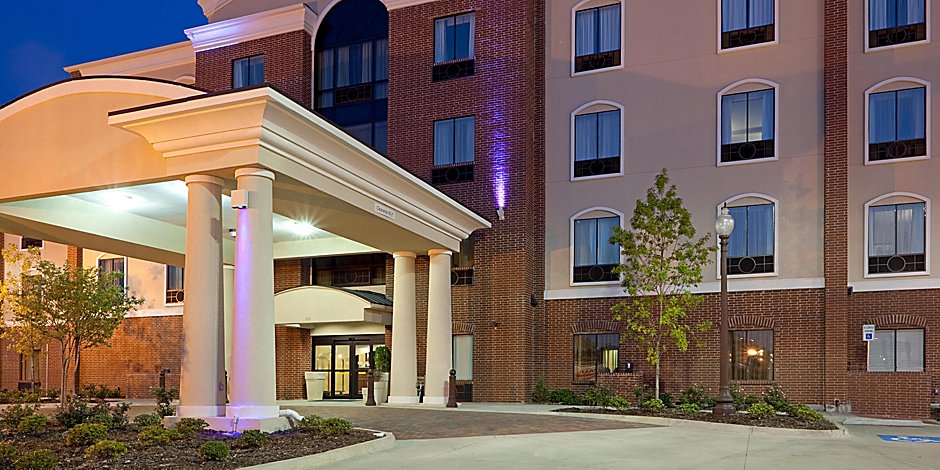 Holiday Inn Express Suites Ennis Hotel By Ihg