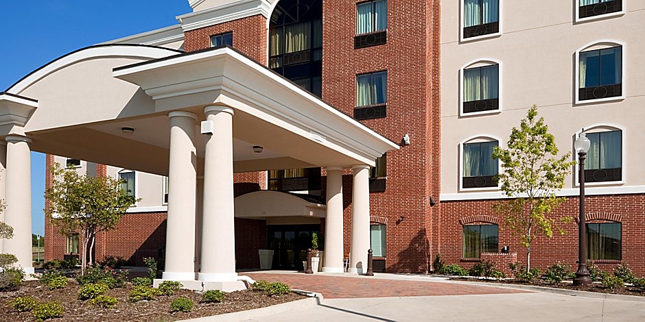 Holiday Inn Express Suites Ennis Hotel By Ihg