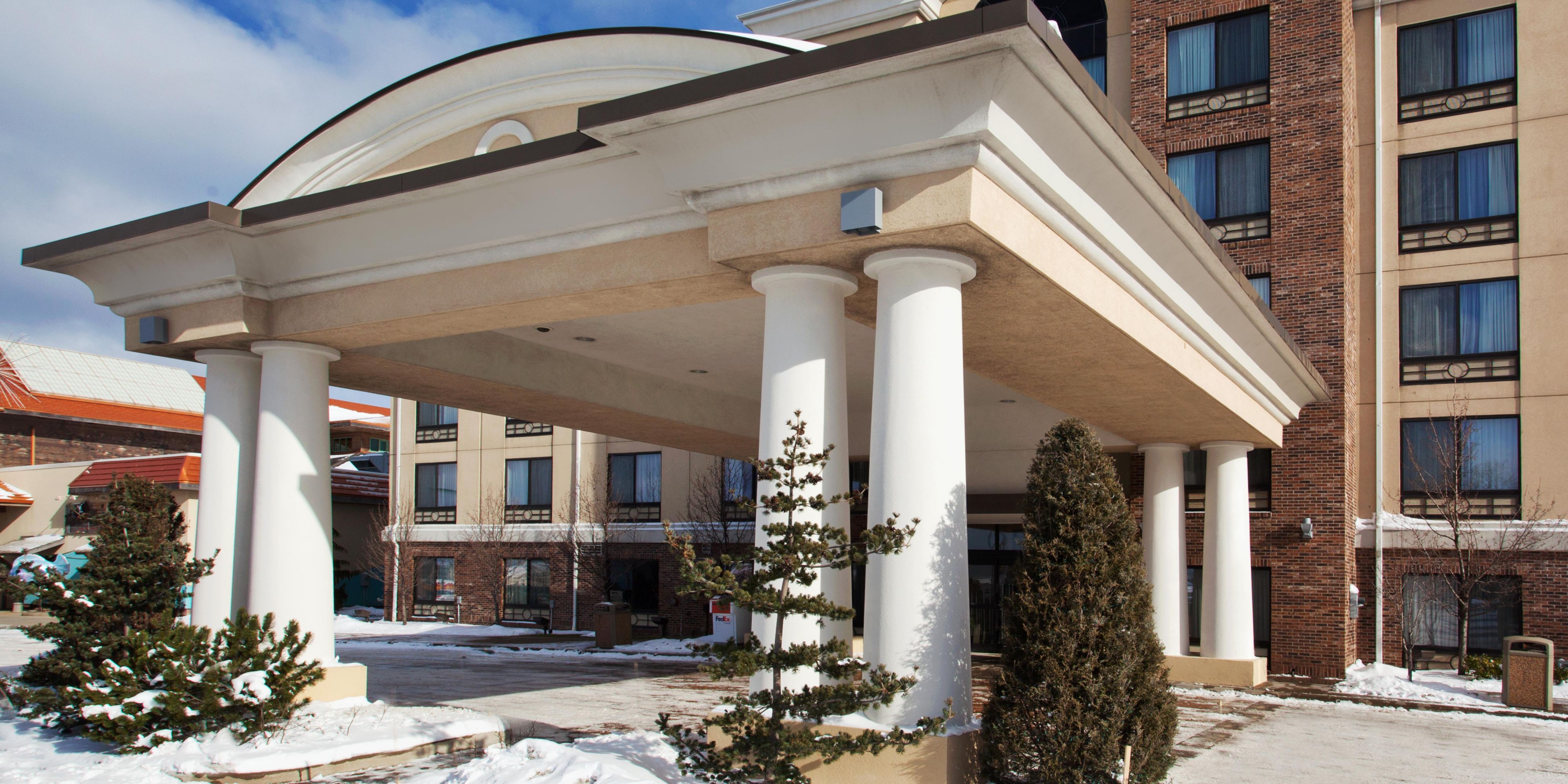 Holiday Inn Express Suites Erie Summit Township Hotel By Ihg