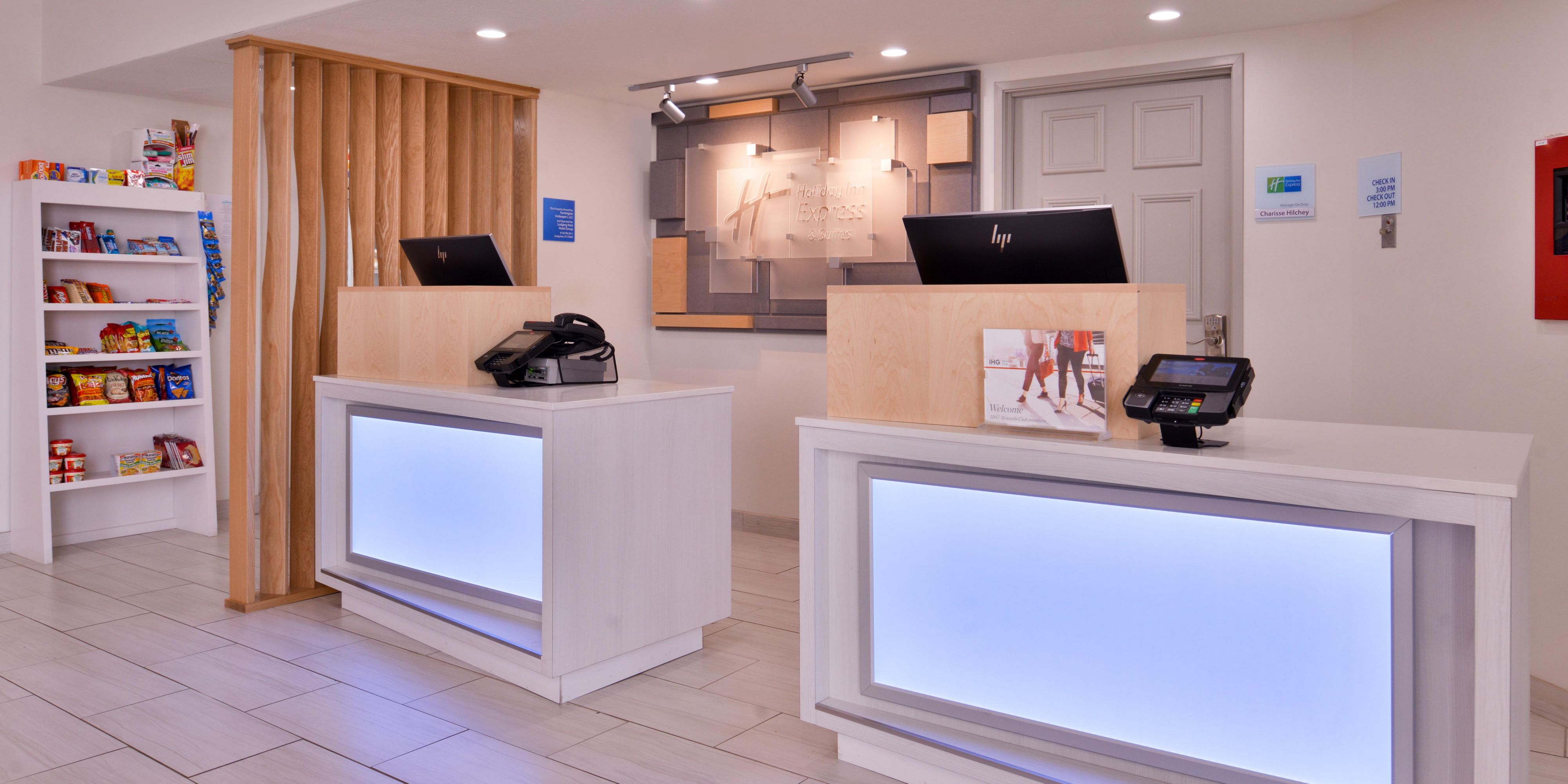 Holiday Inn Express Suites Farmington Bloomfield Hotel In