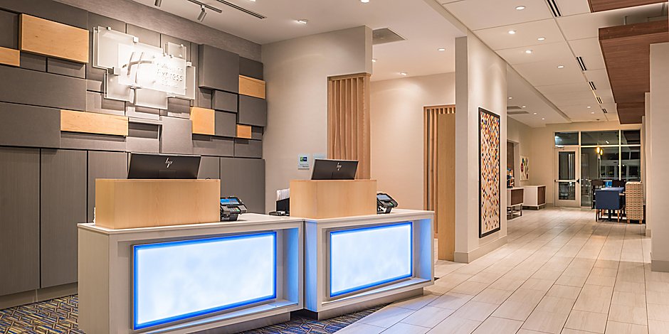 Holiday Inn Express Suites Farmville Hotel By Ihg