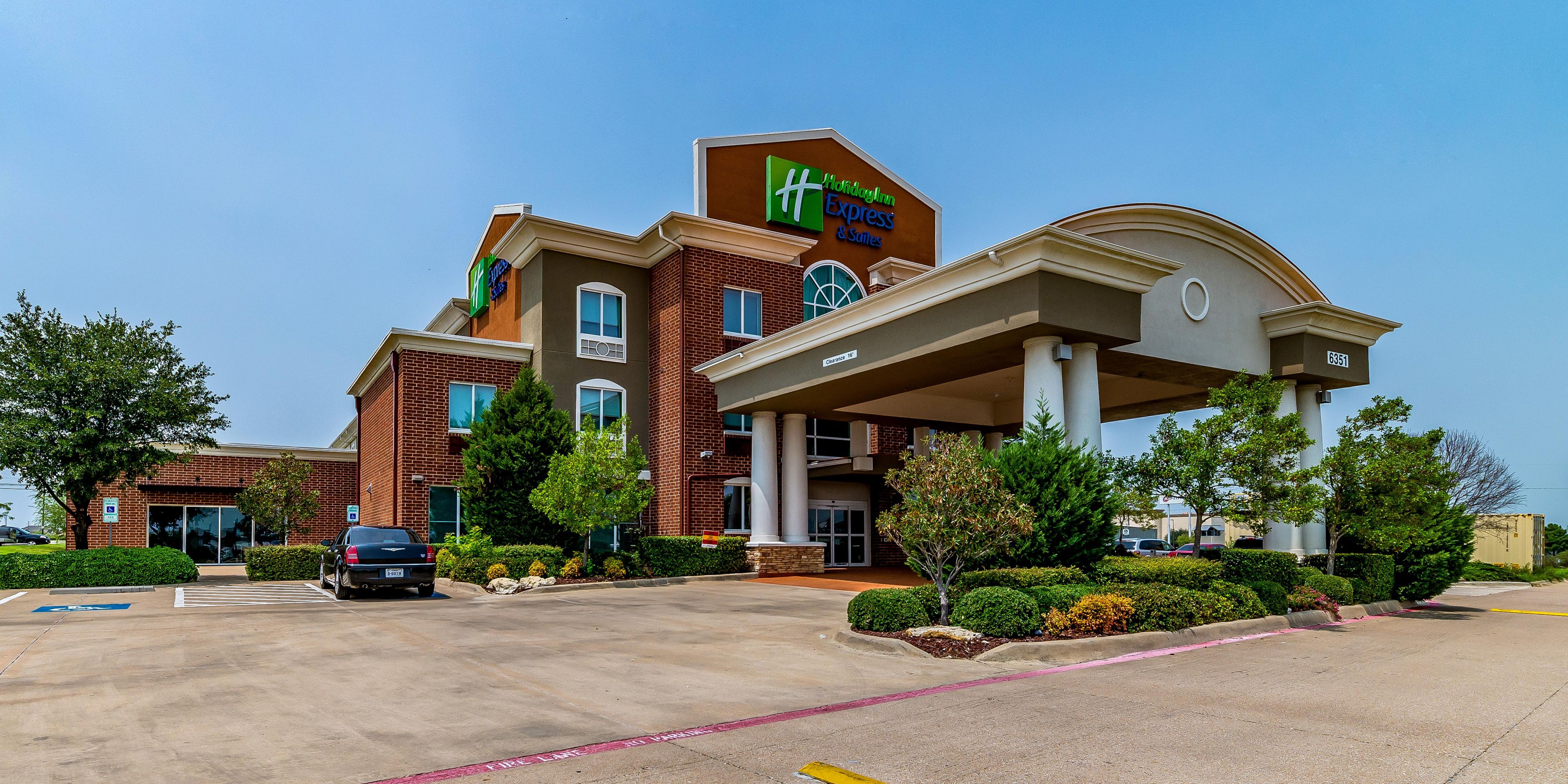 Pet Friendly Hotels Near Zoo Holiday Inn Express Suites Fort
