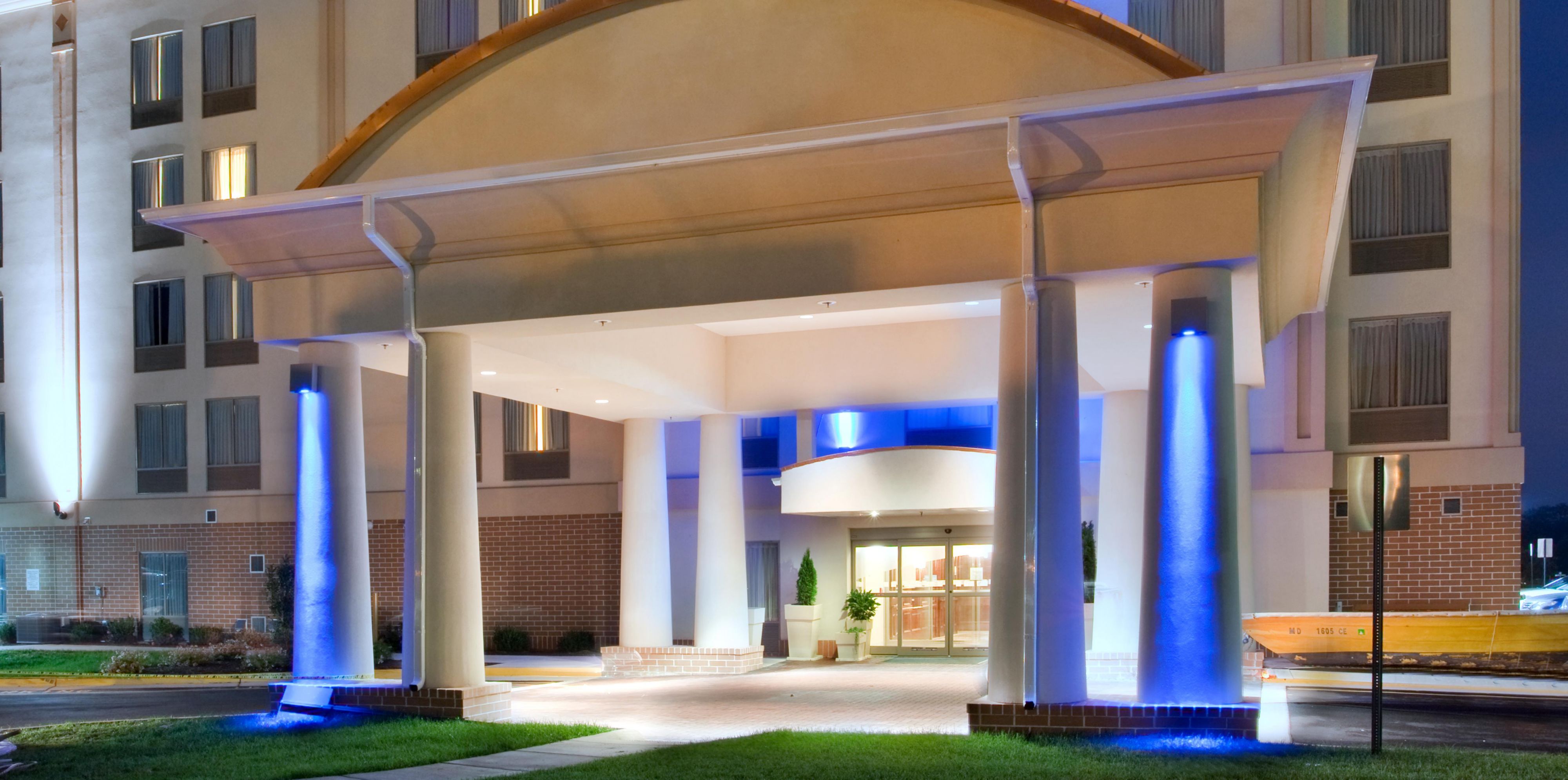 Holiday Inn Express Suites Fredericksburg Hotel By Ihg