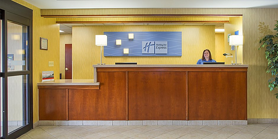 Holiday Inn Express Suites Columbus Airport Hotel By Ihg