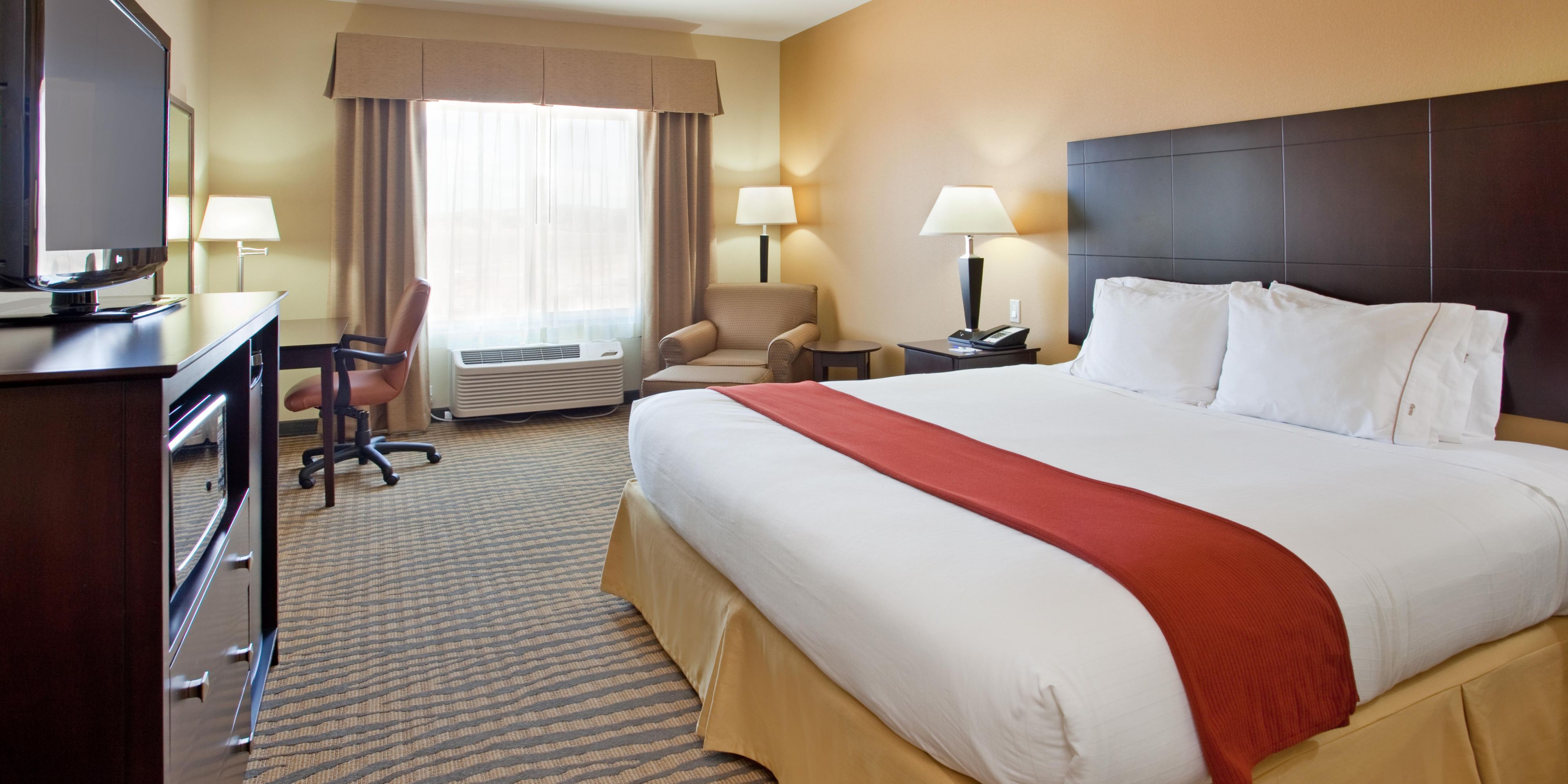 Holiday Inn Express Suites Gallup East Hotel By Ihg