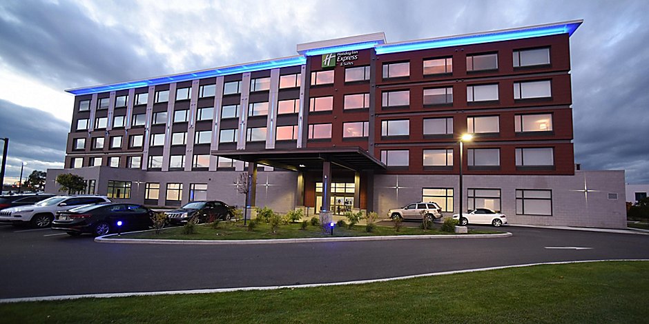 Holiday Inn Express Suites Gatineau Ottawa Hotel By Ihg