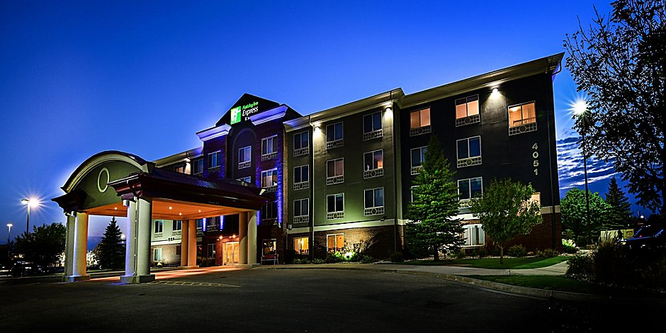 Holiday Inn Express Suites Grand Forks Hotel By Ihg