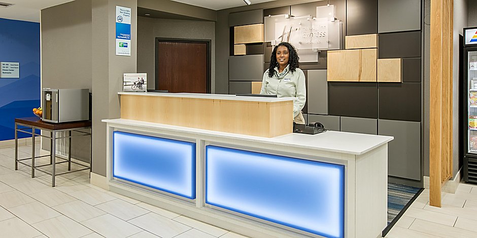 Hotels In Grand Prairie Tx Holiday Inn Express Suites