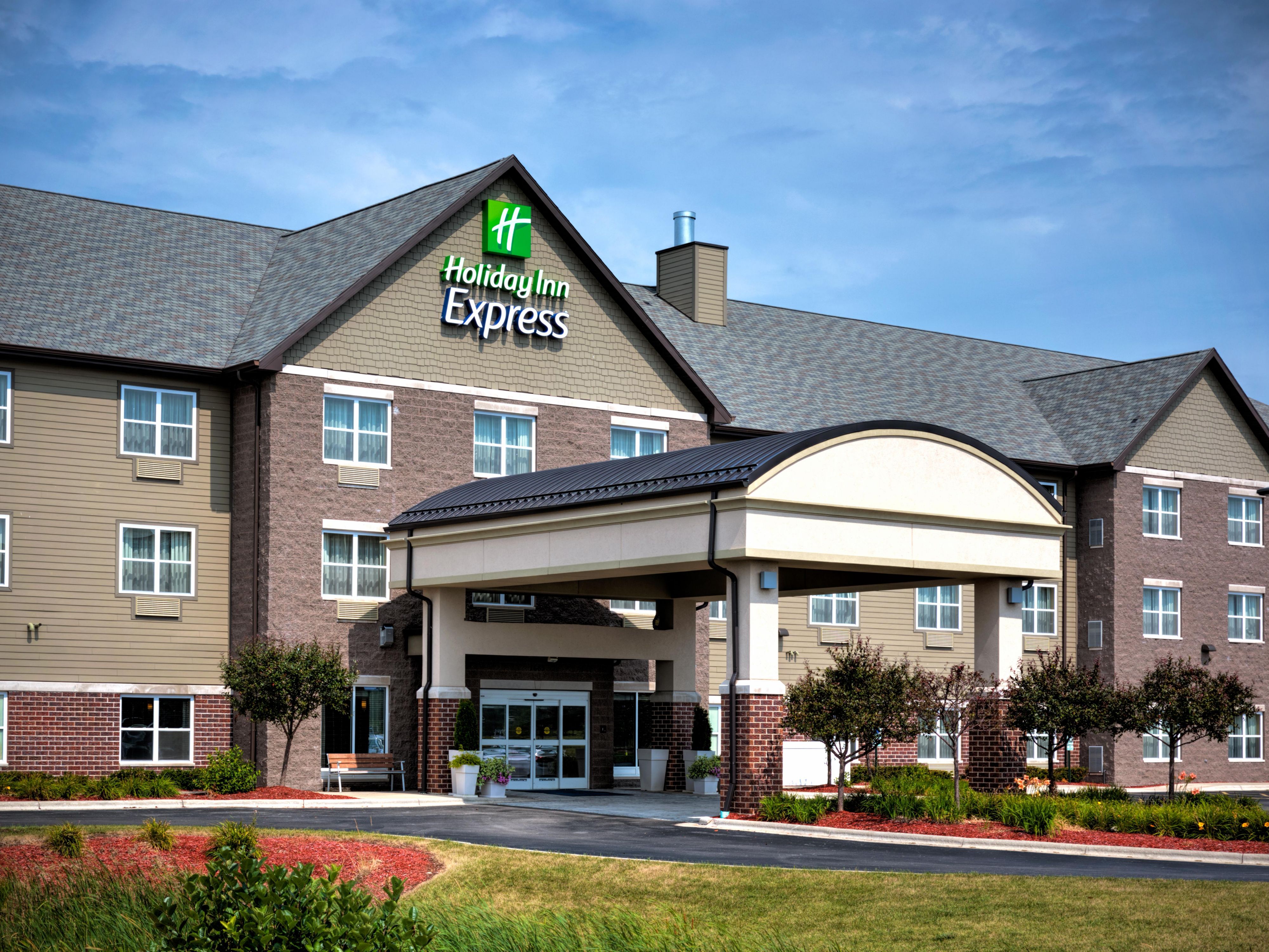 Holiday Inn Express & Suites Green Bay East Hotel by IHG