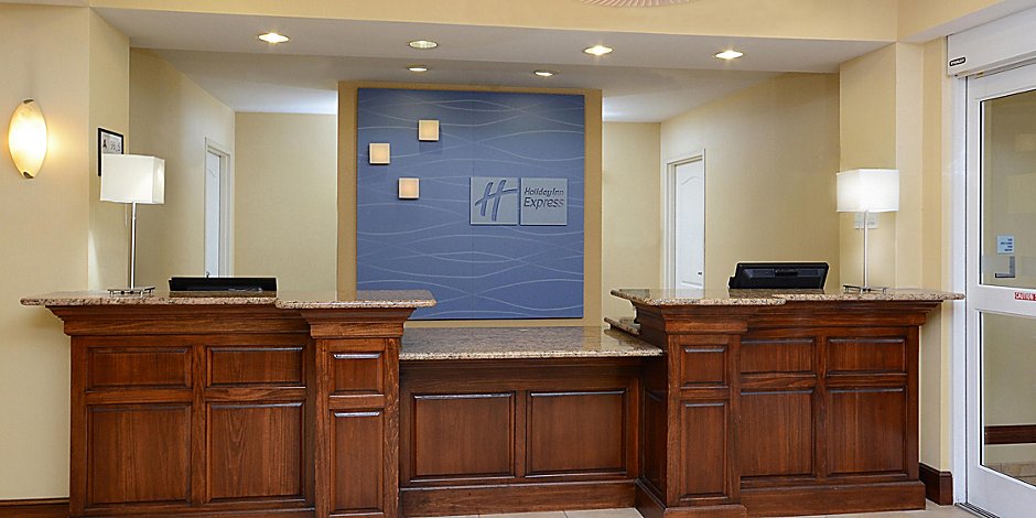 Holiday Inn Express Suites Greensboro Airport Area Hotel