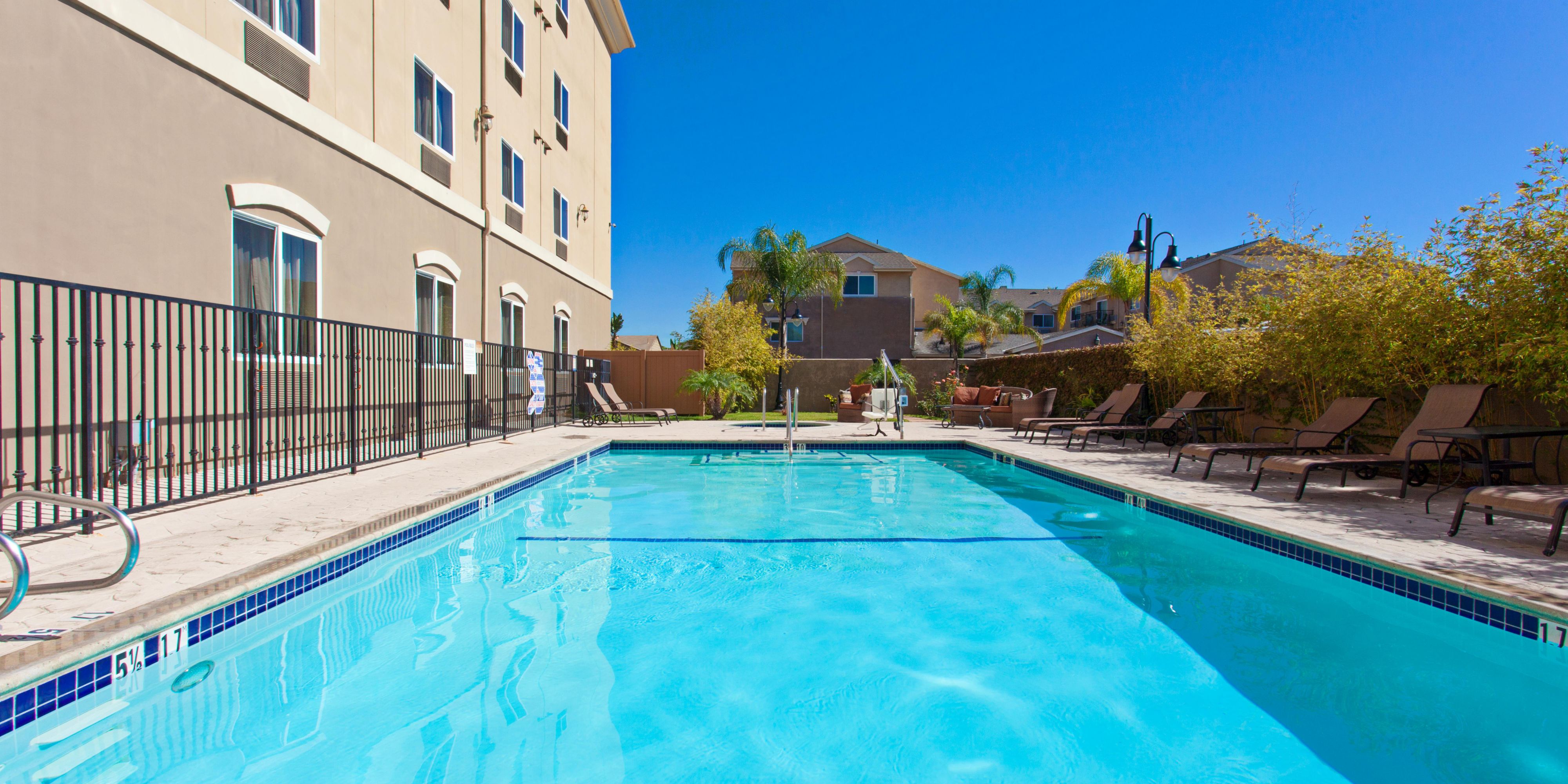 Hawthorne Hotels Near Lax Holiday Inn Express Suites Los