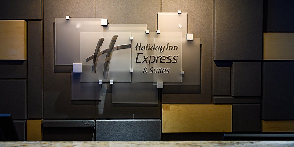 Holiday Inn Express Suites Hayward Hotel In Hayward By Ihg